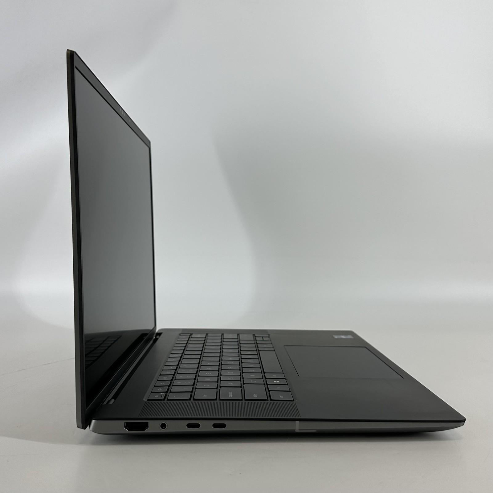 Dell Precision 5680 16 FHD+ 2.5 GHz i7-13800H 32GB 1TB SSD RTX 2000 Ada Good