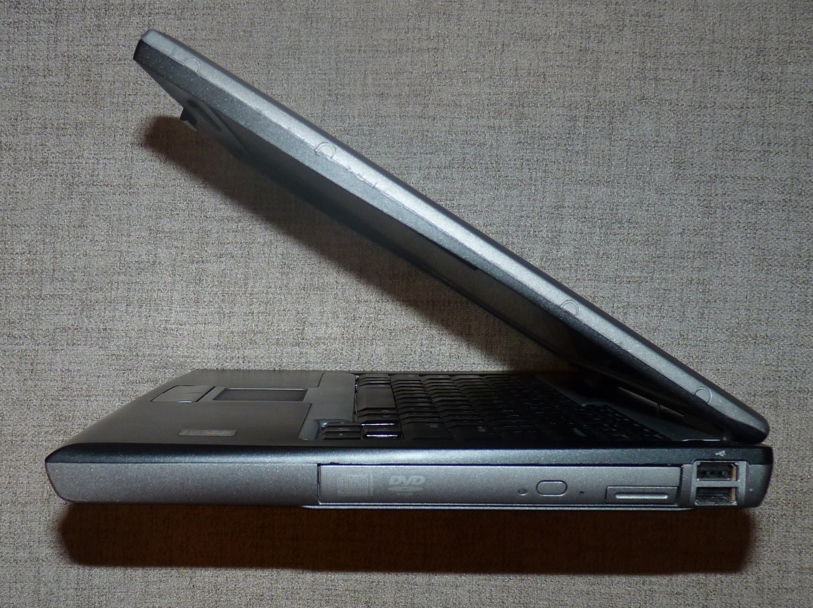 COMPLETE Dell Latitude D520 – 14″ LCD/1.66GHz/2GB RAM/60GB SSD/SERIAL D-SUB/XP