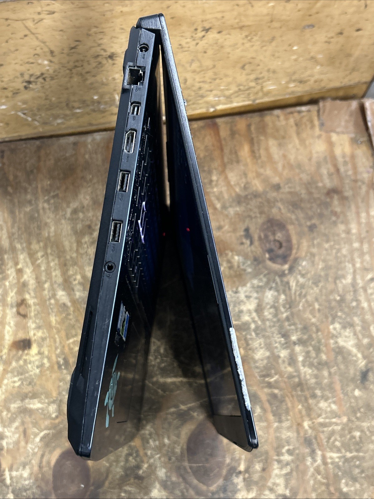 Asus ROG GL703V 17.3″ (256GB SSD + 1TB SSHD, Intel Core i7-7700HQ GTX 1050