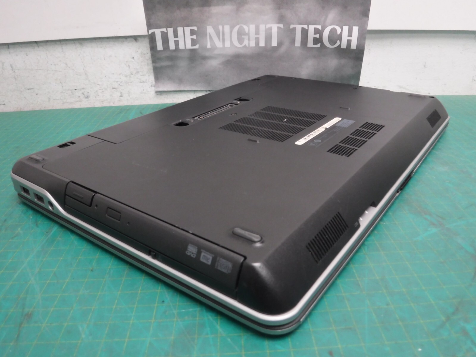 Dell Latitude E6440 Core i5-4300m 2.6GHz 4GB RAM 14″ No HDD/OS | Line on LCD Bad