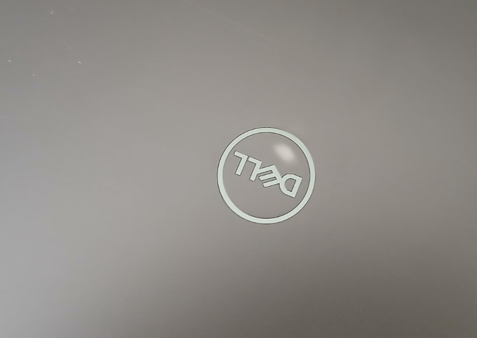 DELL VOSTRO 15 7510 i7-11800H RXT 3050 15.6″ FHD 8/512***READ