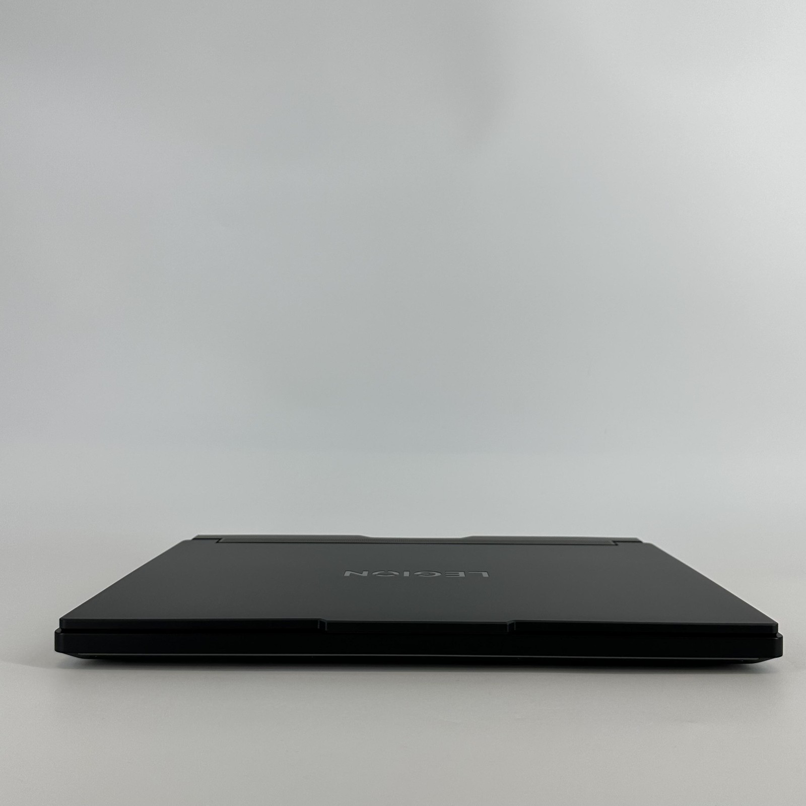 Lenovo Legion Pro 7i Gen 10 16 QHD+ 2.4 GHz Ultra 7 255HX 32GB 2TB RTX 5070 Ti