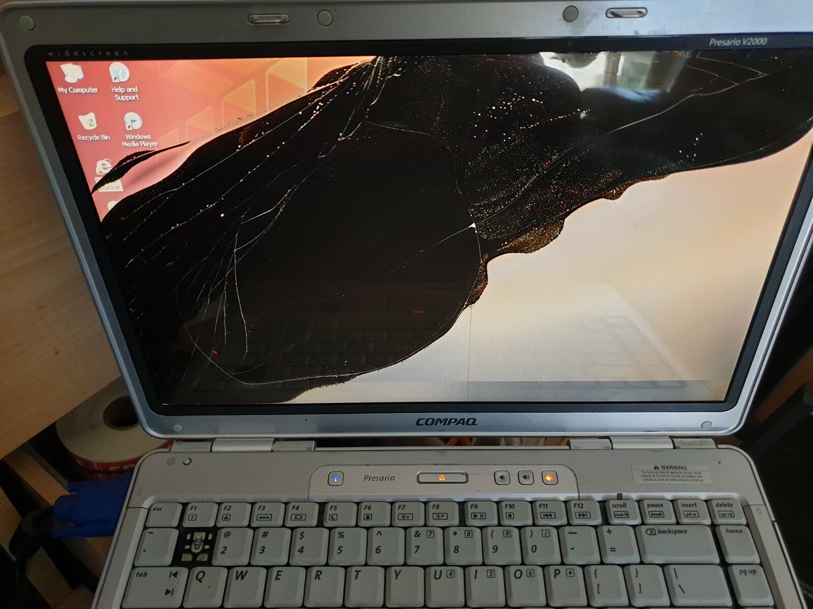 HP Presario V2000 Compaq Windows XP AMD Sempron 3300+ 1.99Ghz 384 Ram Parts/Rep