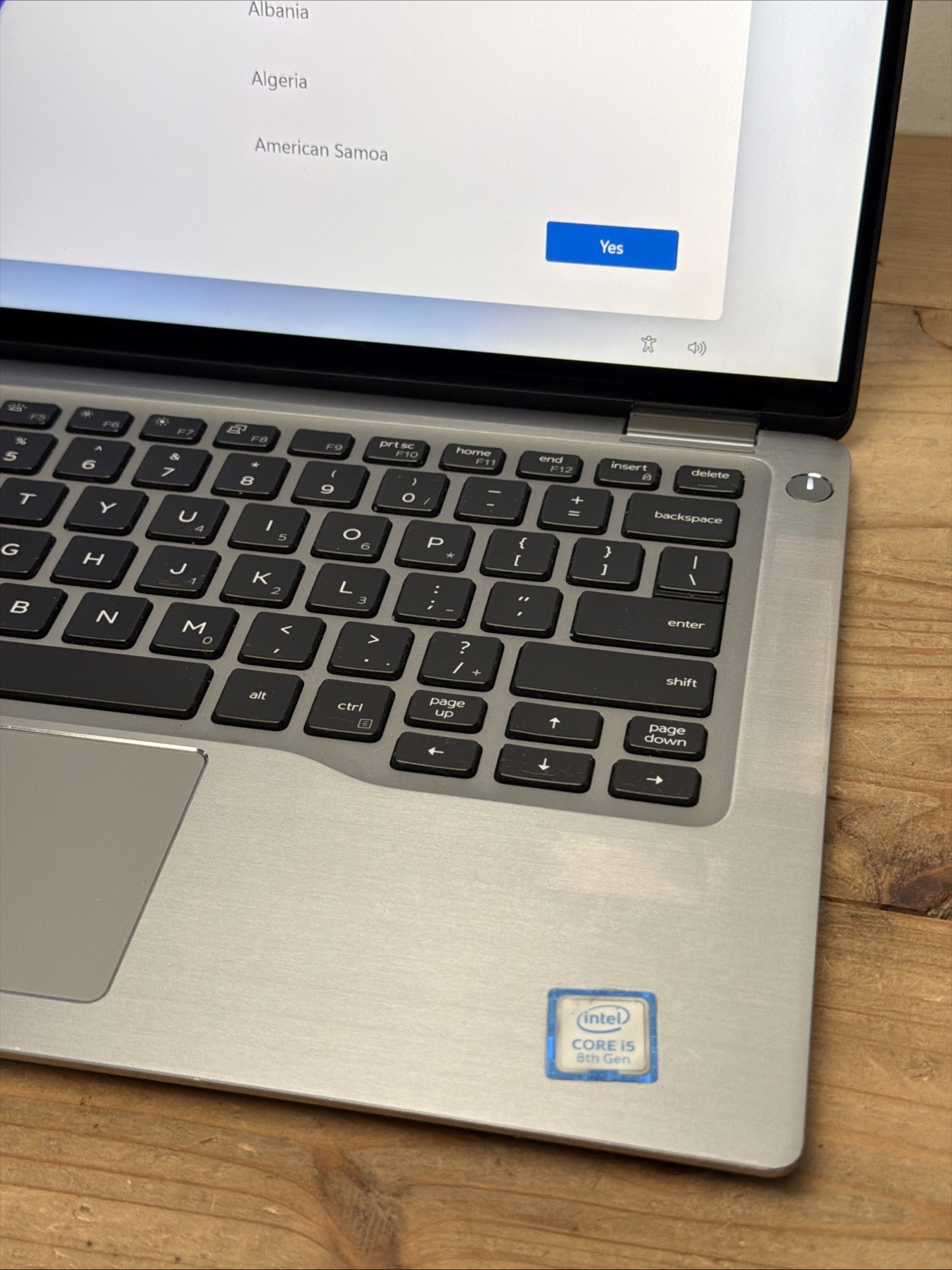 Dell Latitude 7400 14″ 2-in-1 Laptop Intel(R) Core(TM) i5-8265U CPU @ 1.60 GHZ