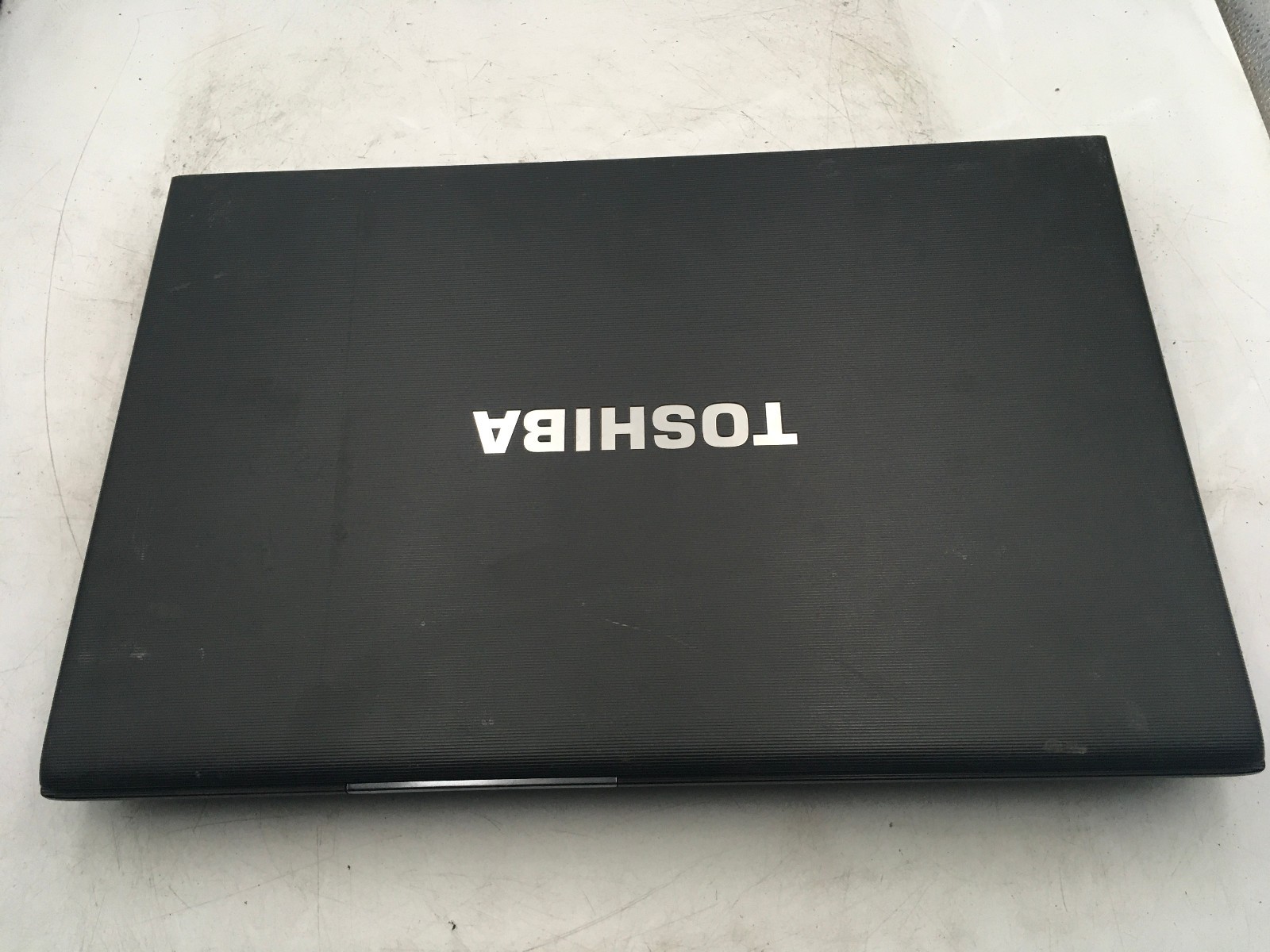 TOSHIBA TECRA R850 S8529 – BOOTS TO BIOS/BAD LCD – INTEL I5 2520M – 4GB RAM – BB