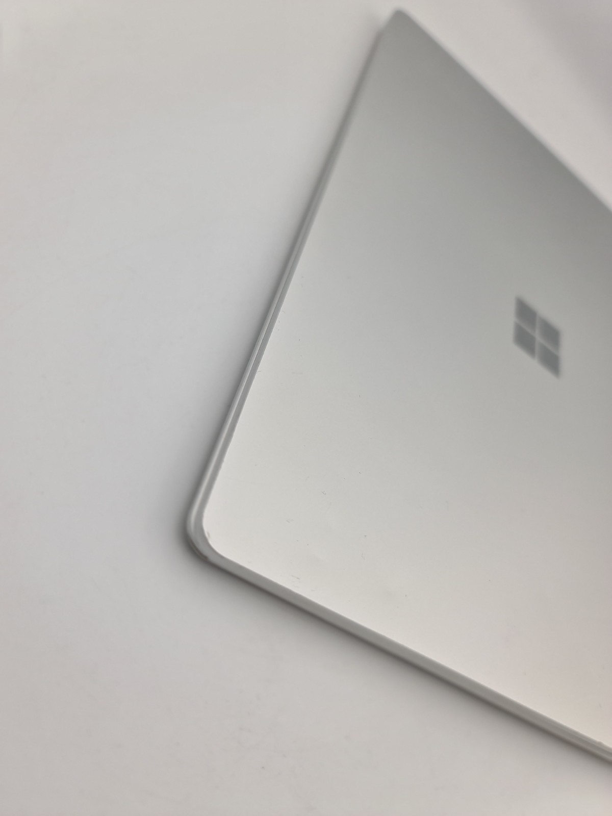 Microsoft Surface Laptop Go – 12.4” i5 10th Gen/8GB RAM/128GB (READ DESC) – 47C