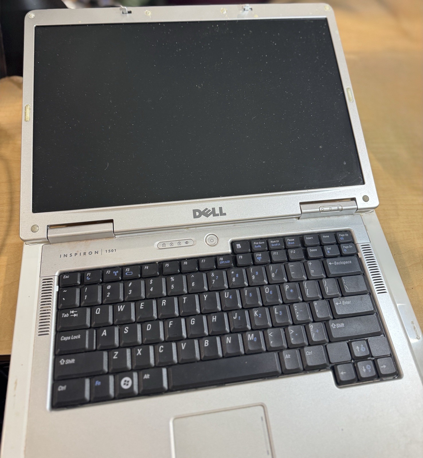 Dell Inspiron 1501 Laptop FOR PARTS / NOT WORKING As-Is