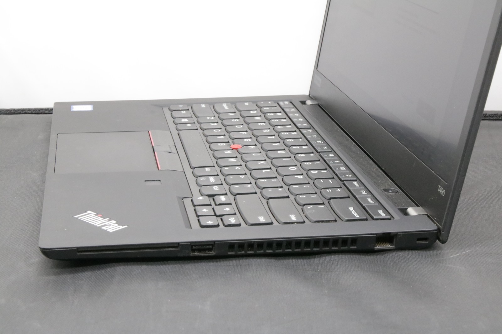 Lenovo ThinkPad T490 – i5-8365U – 8GB, 256GB, Windows 11 +Adapter (B Grade Worn)
