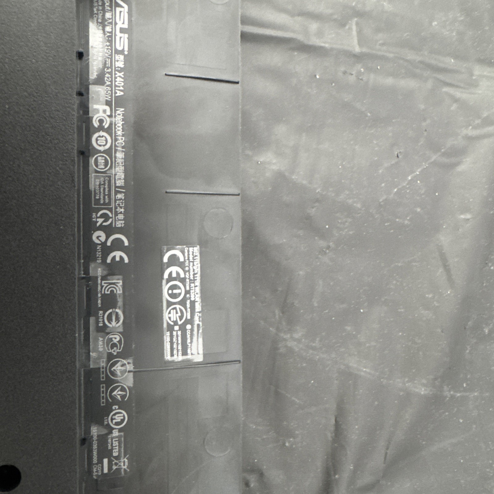 Asus X401A Intel Pentium B970 2.3GHz 4 GB not working parts only.