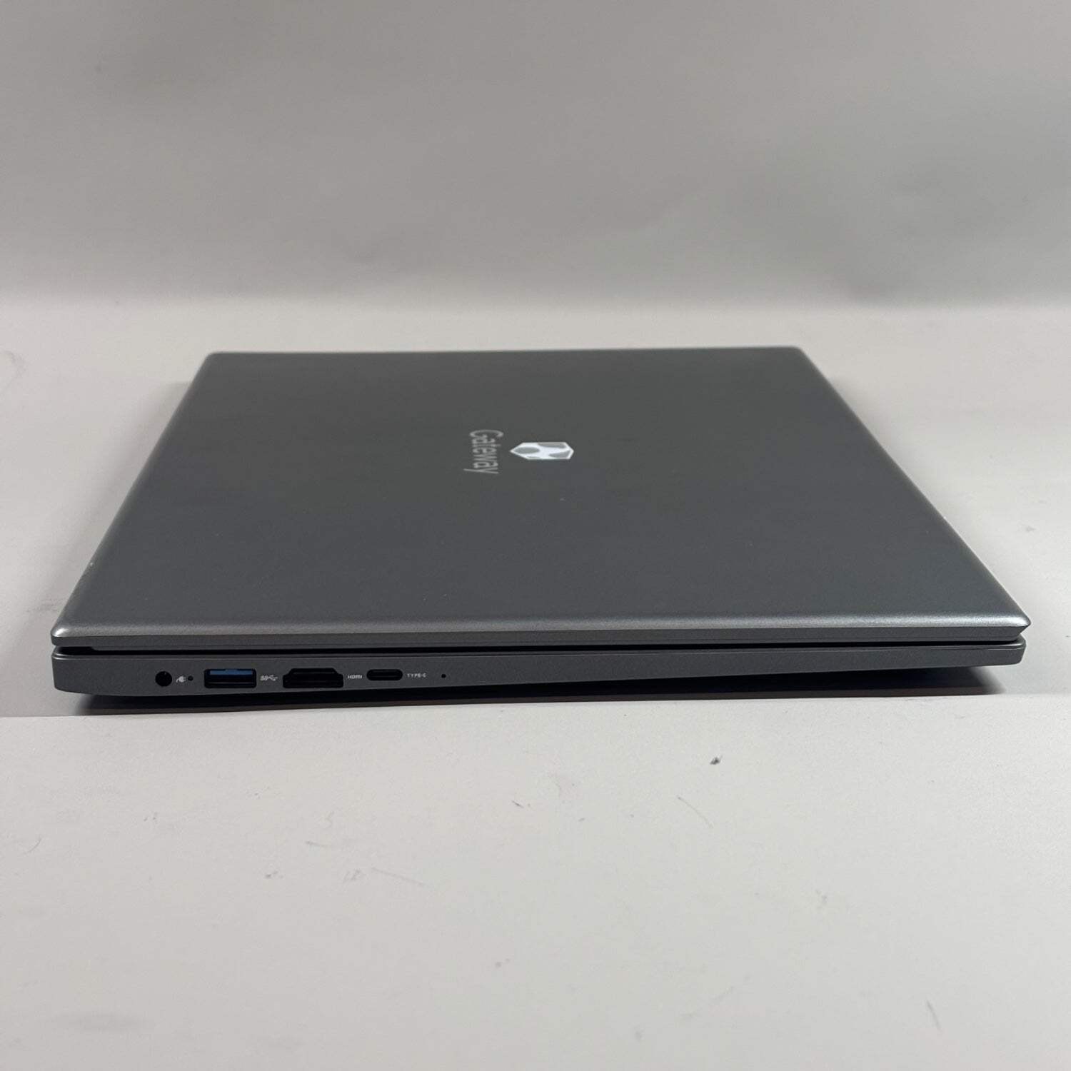 Gateway Laptop 15.6″ Ryzen 7 3700U 2.38GHz 8GB RAM 500GB SSD