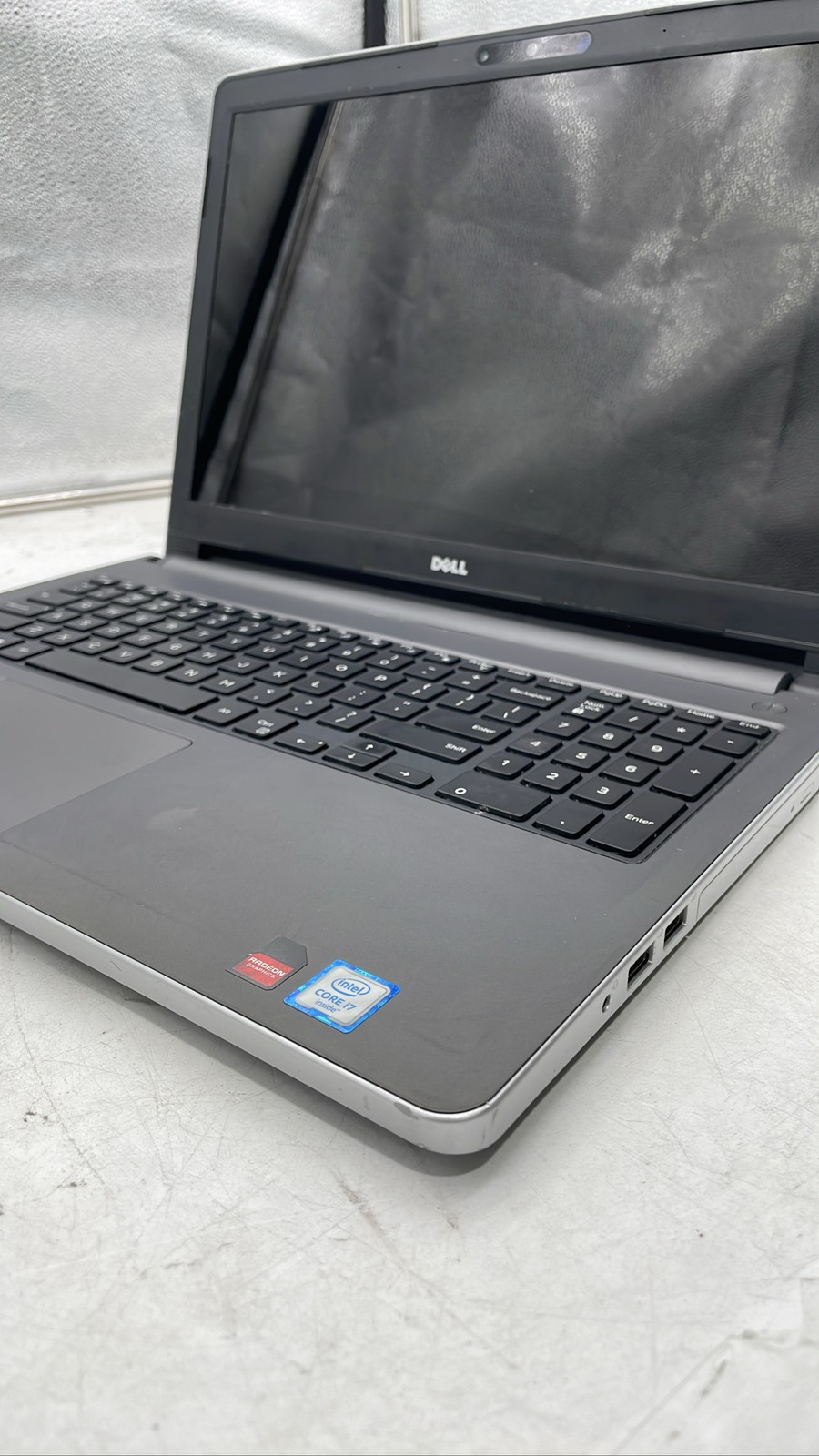 Dell 15.6″ Intel Core i7 AMD Radeon Graphics Laptop 66MYDC2 For Parts Or Repair