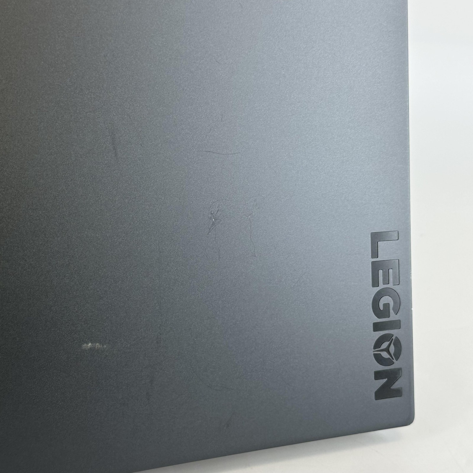 Lenovo Legion 7i 15.6 240Hz FHD i7-10750H 2.60GHz 32GB 2TB RTX 2070 Super Max-Q