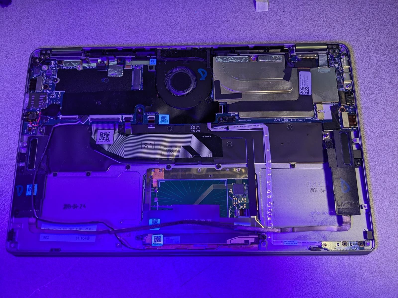DELL LATITUDE 7400 2-IN-1 i5-8365U @ 1.6GHz, 16GB RAM, NO HDD/OS