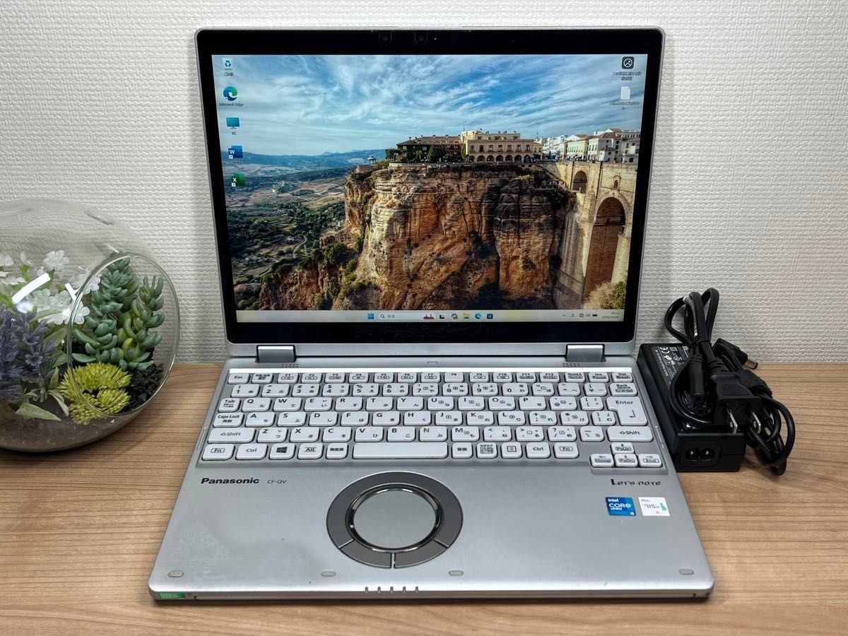 Panasonic Toughbook CF-QV1 12″ Core i5 2.6GHz SSD 256GB RAM 16GB Japanese