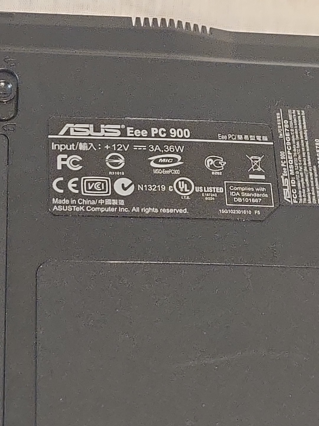 ASUS Eee PC 900 Black Netbook Computer Intel 1GB Ram w/ Charger Linux