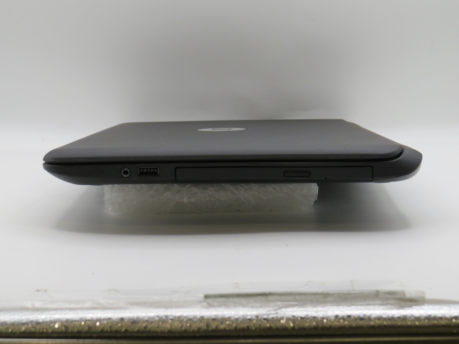 HP 15-f024wm | N3530 @ 2.16GHz | 8GB DDR3 | 256GB 2.5″ SATA SSD | No OS