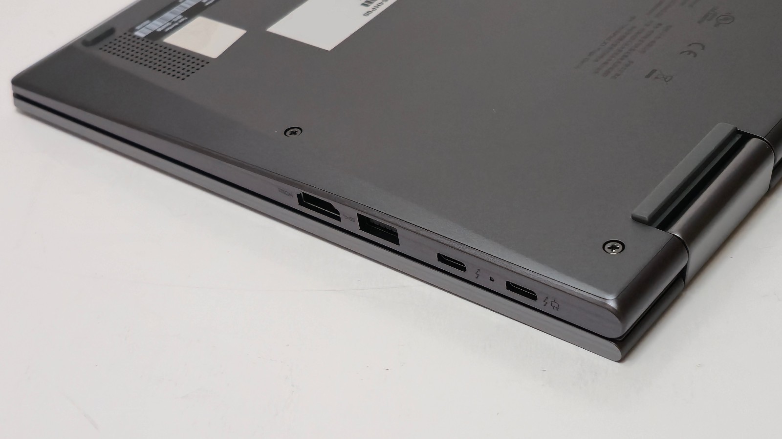 Lenovo ThinkPad X1 Yoga Gen 6 (i7-1185G7 CPU, 32 GB RAM 1 TB SSD) 14″ 4K Touch
