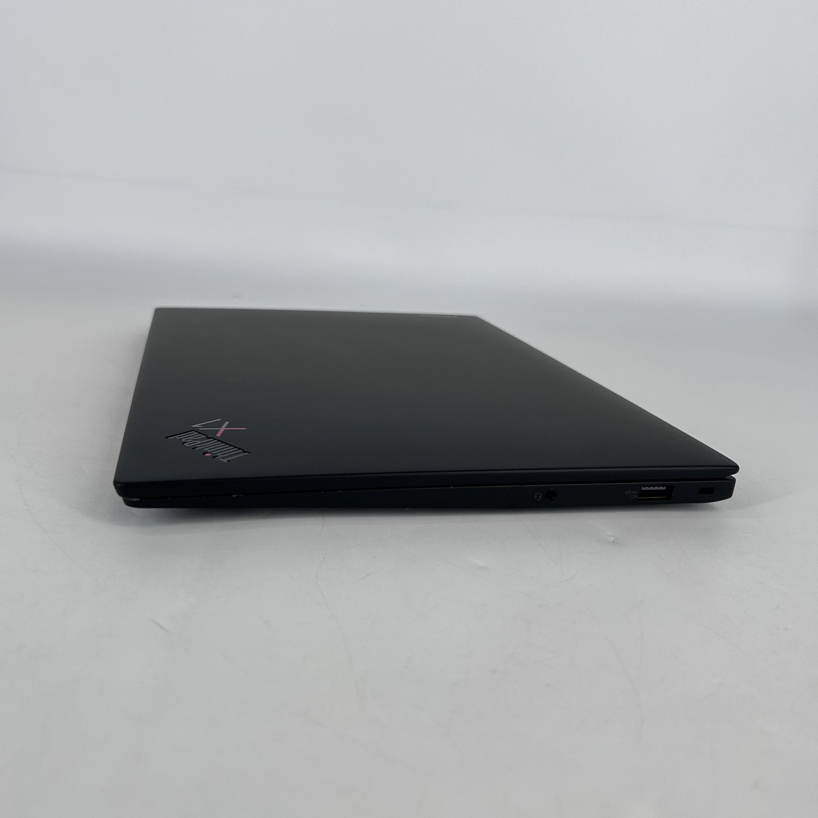 Lenovo ThinkPad X1 Carbon Gen 11 14 FHD+ 1.8 GHz i7-1365U 32GB 1TB SSD Very Good
