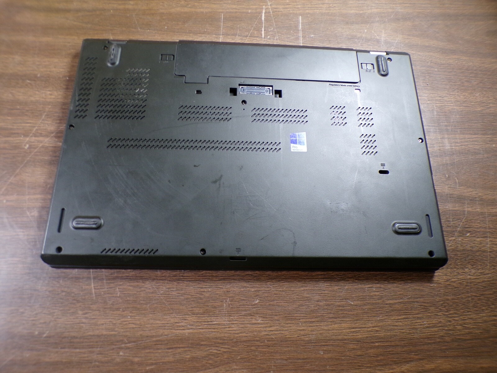 THINKPAD LENOVO T570 INTEL CORE I5-6300U 2.40GHZ 4GB RAM **NO HD/ NO CADDIE