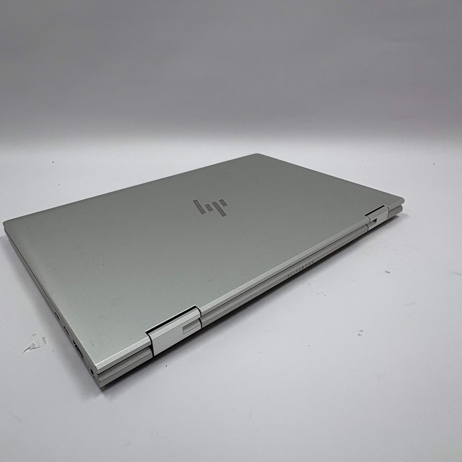HP EliteBook x360 830 G8 14.4″ i5-1135G7 2.4GHz 16GB RAM 256GB SSD