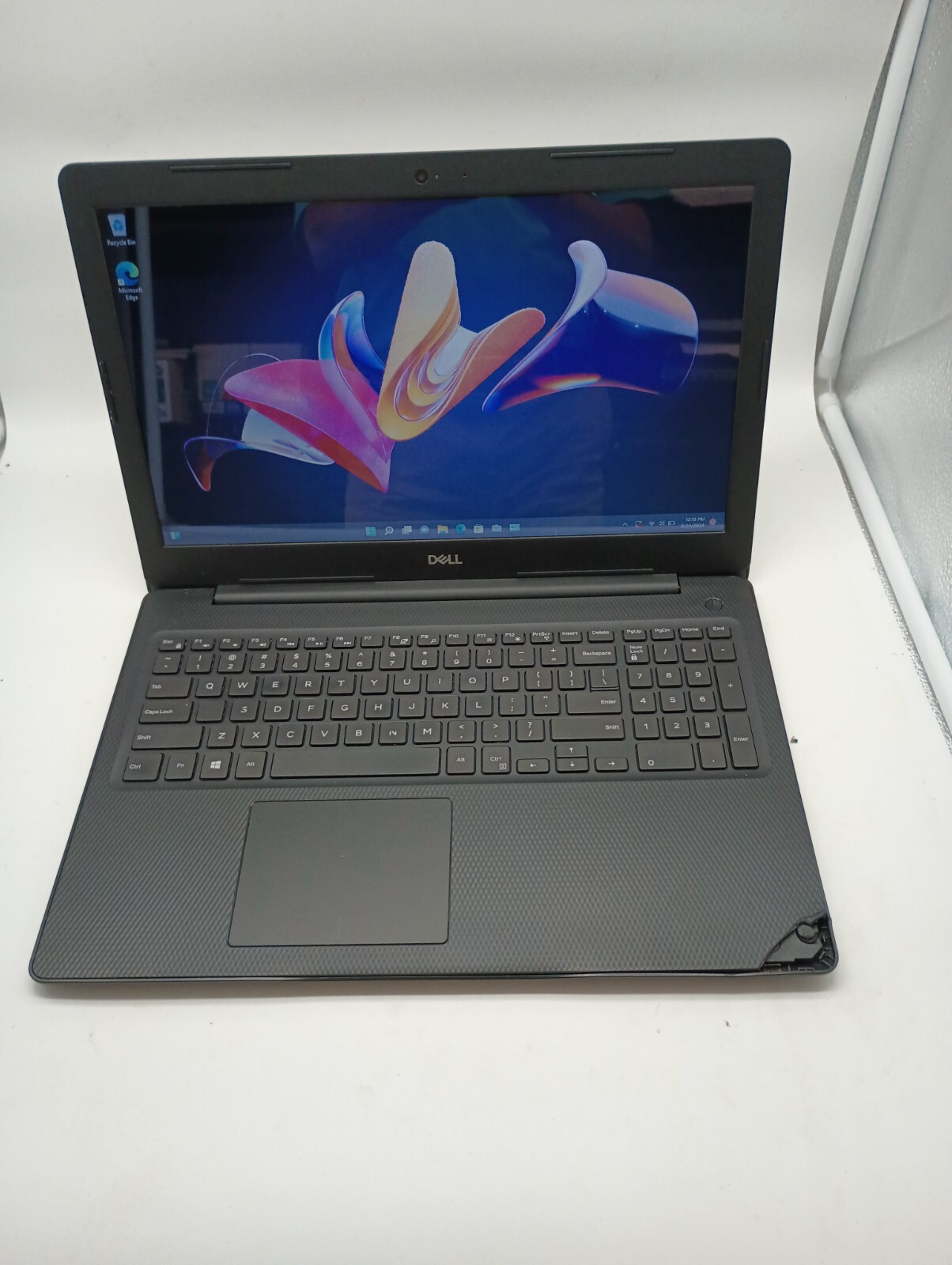 9123 Inspiron 3585 w/charger.Ryzen 3.16GB.256GB SSD.15.6″ Touch.Radeon Graphics
