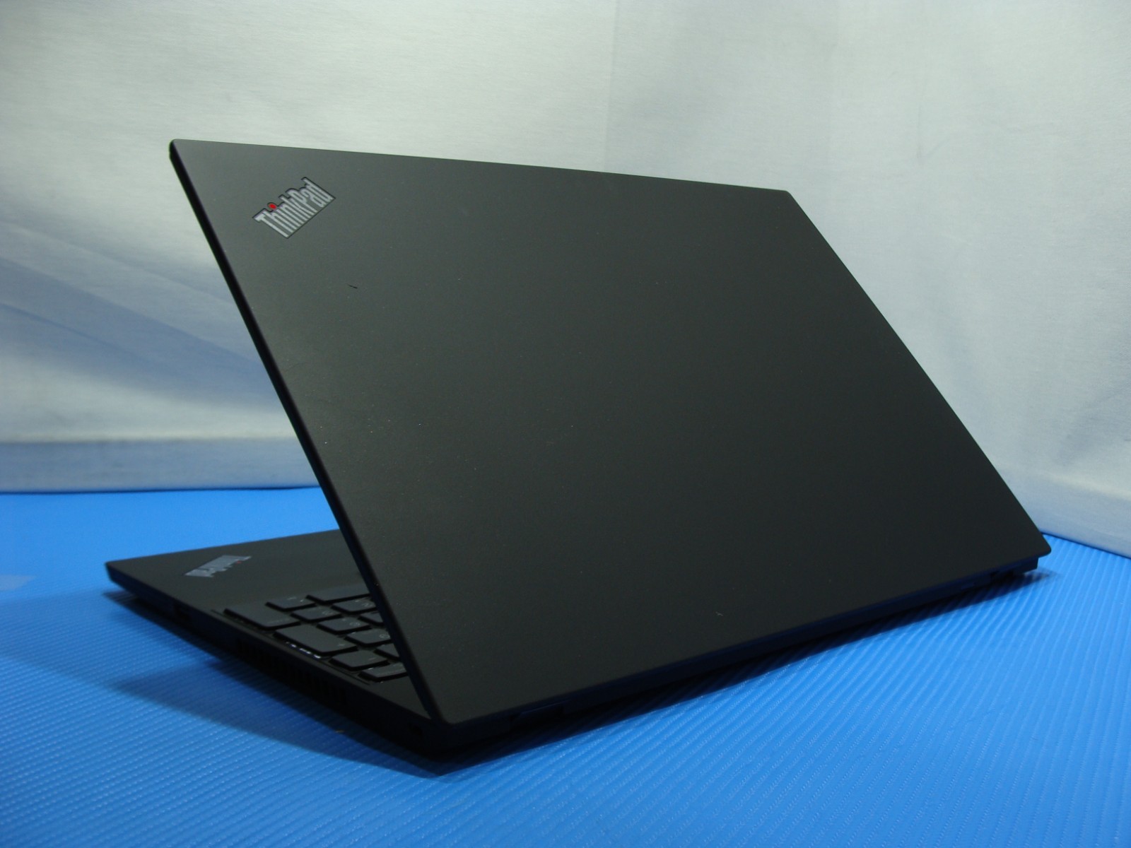 Lenovo ThinkPad P15s Gen2i 15.6″FHD i7-1165G7 2.8GHz 16GB 512GB T500 100ttery
