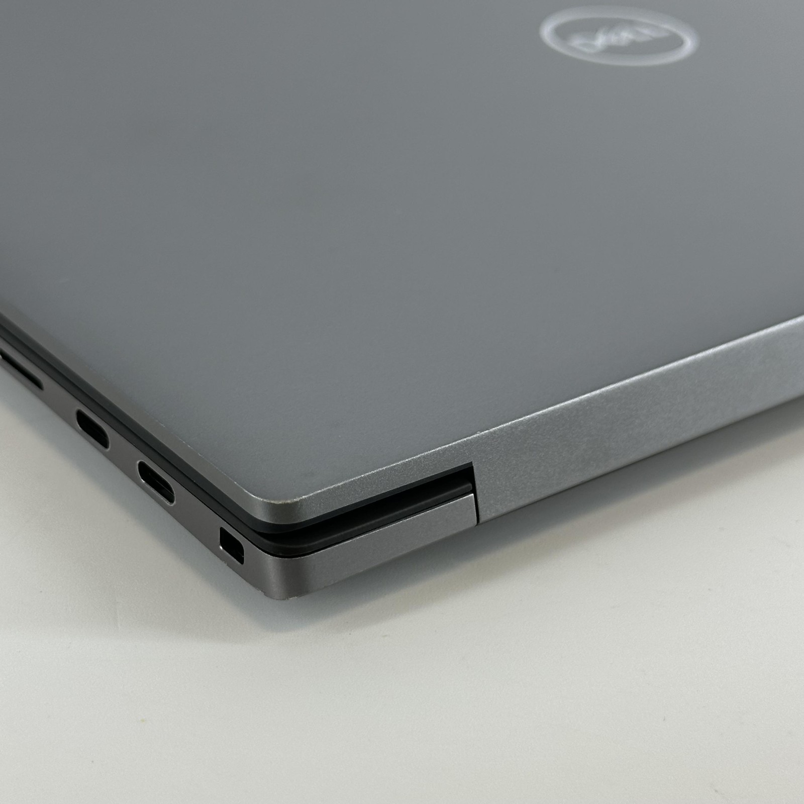 Dell Precision 5480 14 Gray FHD 2.5 GHz i7-13800H 32GB 256GB SSD RTX A1000 Good
