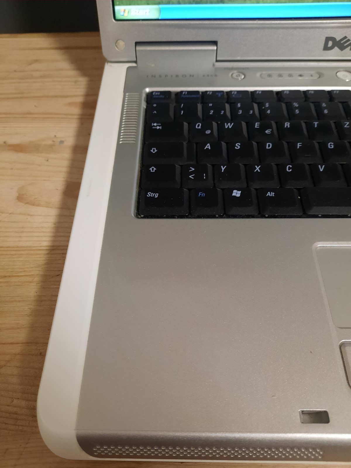 Dell Inspiron 6400 Laptop 15.6” Intel T2050 1.60GHz 2GB RAM 160GB HDD Windows XP