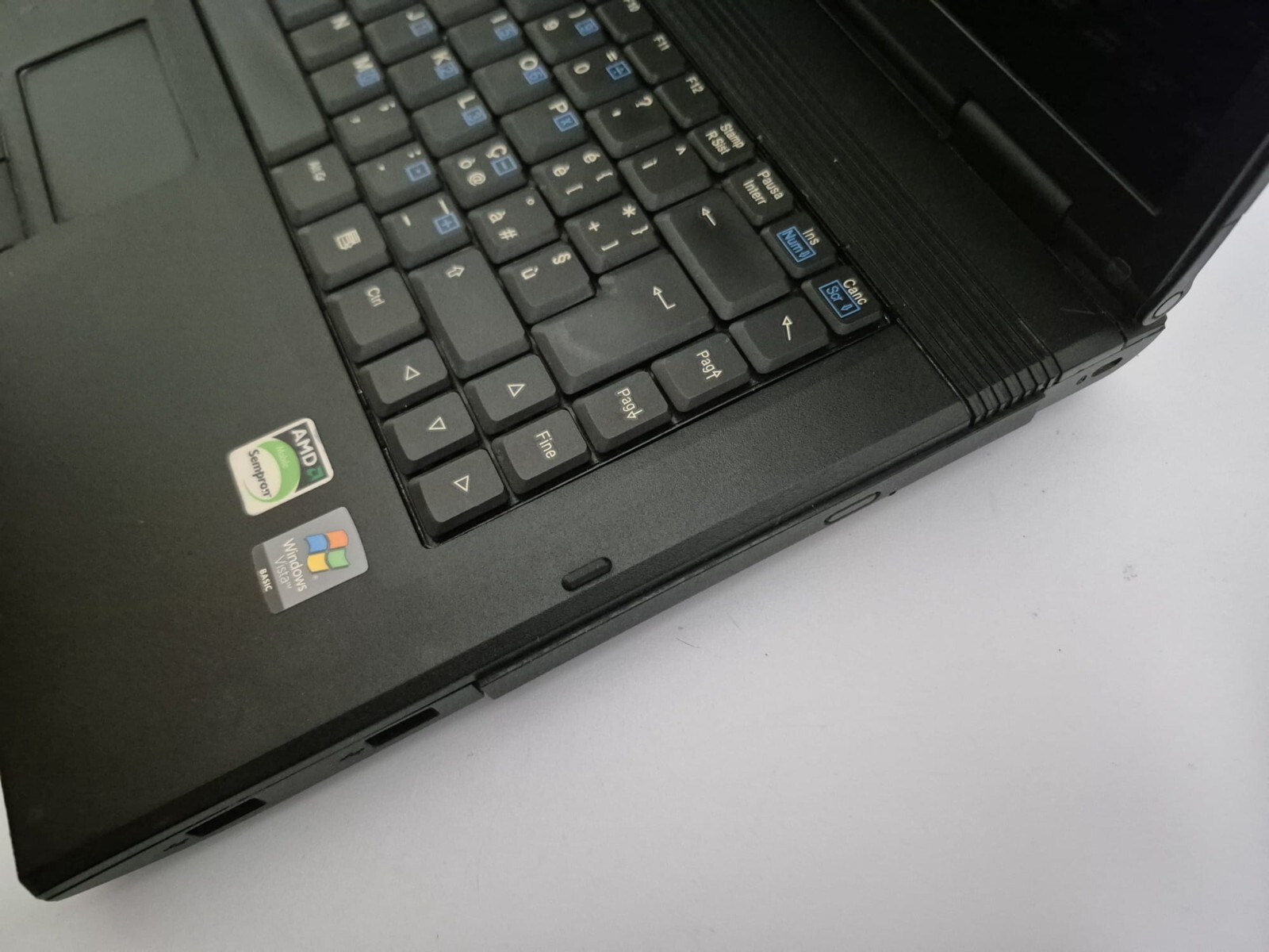 Fujitsu Siemens Laptop Amilo La1703 Cpu Amd Sempron 3500+ 2Gb For Parts