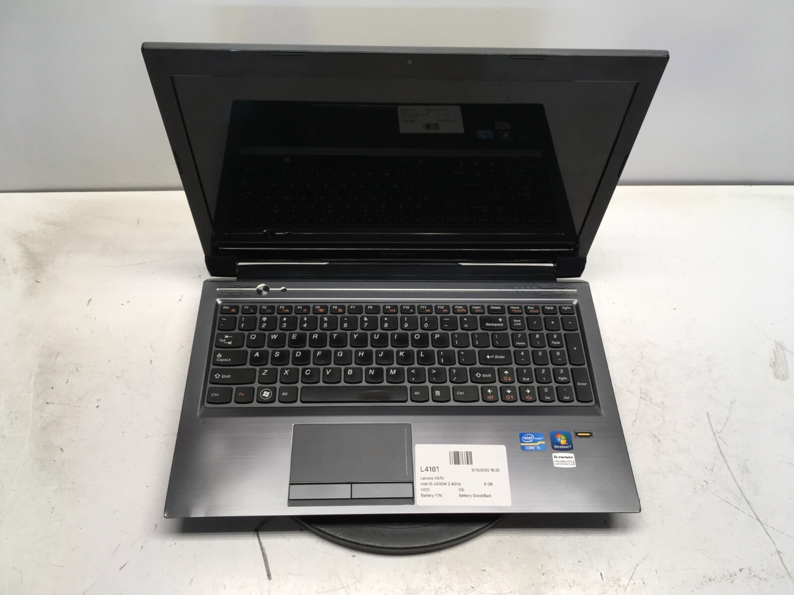 Lenovo V570 Intel i5-2430M 2.4GHz 6 GB NO HDD No Batt