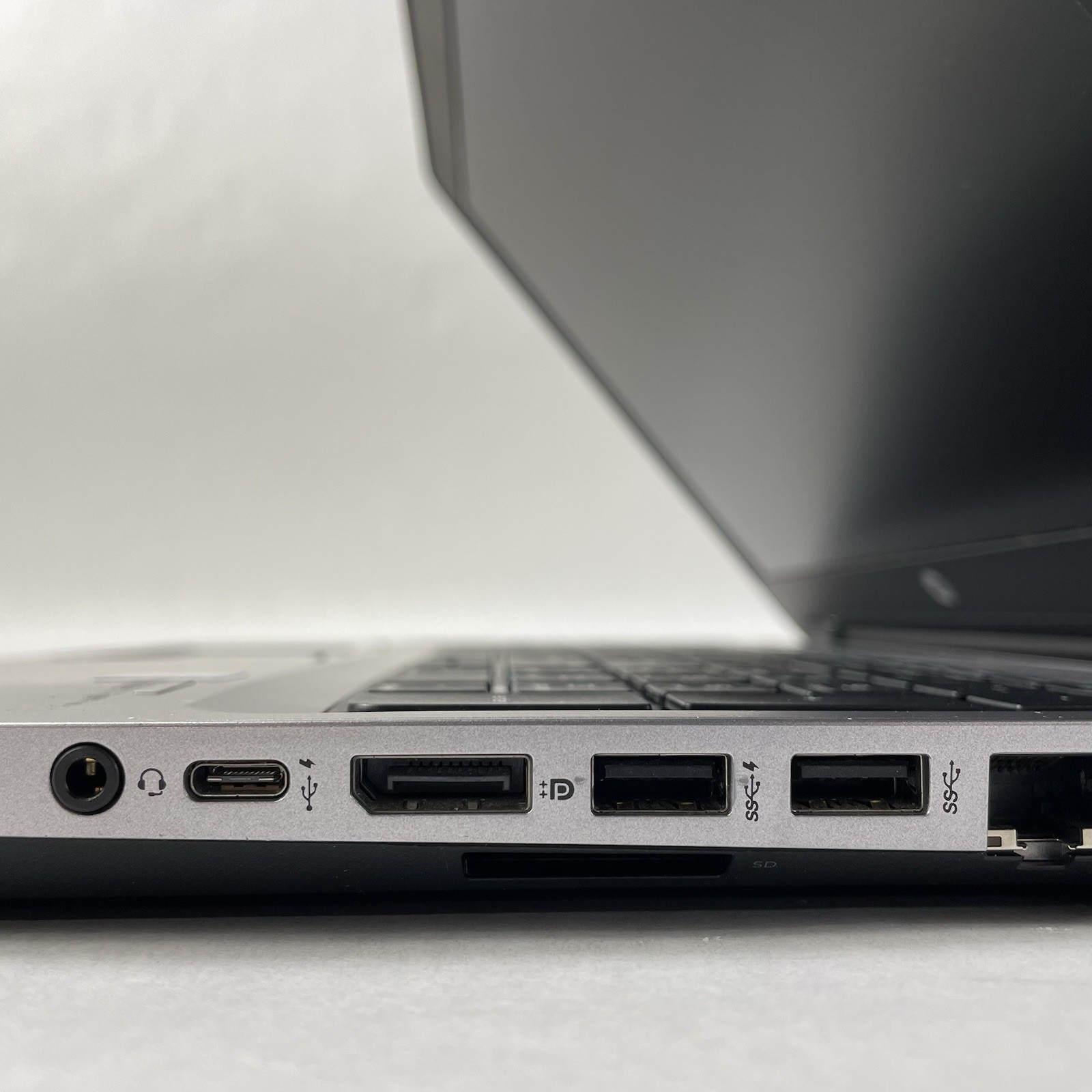 HP ProBook 650 G2 15.6″ i5-6200U 2.30 GHz 8 GB RAM No SSD/OS/AC/Battery