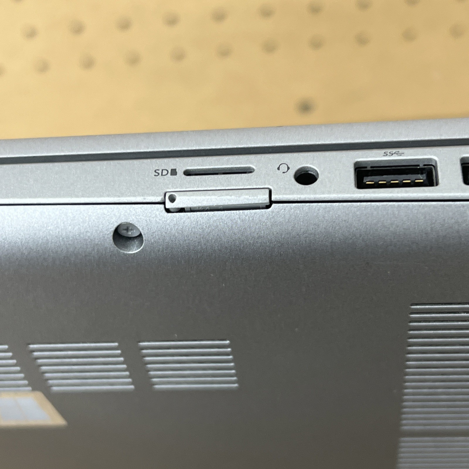 Dell Latitude 5410 i5-10310U 1.7GHz 8GB Ram 256GB SSD – Fair