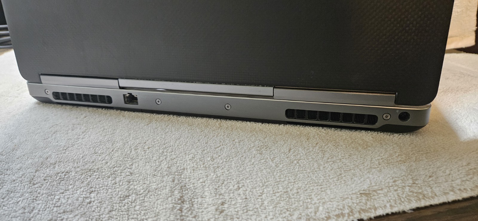 Dell Precision 7250 6th Gen i7, 8GB RAM, No HD, No Charger