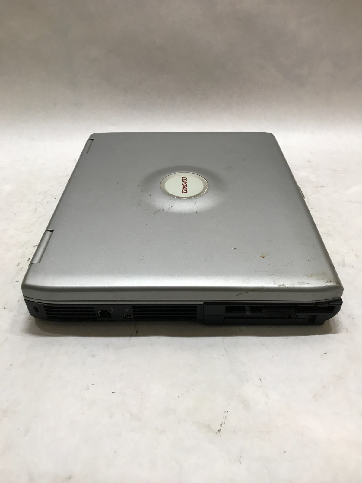 Compaq HP CRVSA-02T1-90 14″ Intel Pentium 4 447MB RAM NO HDD/OS READ DESC!! – DW