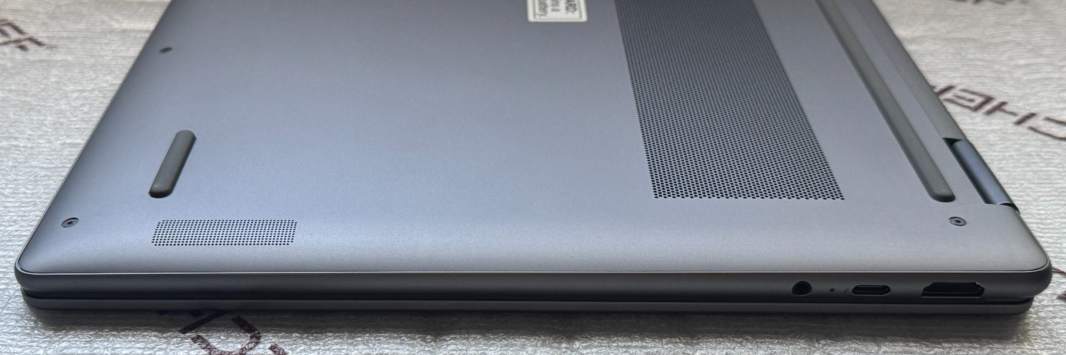 Lenovo Yoga 7i 2-in-1 16″ 2K Touch Laptop Ultra 7 256V 16GB RAM 1TB SSD