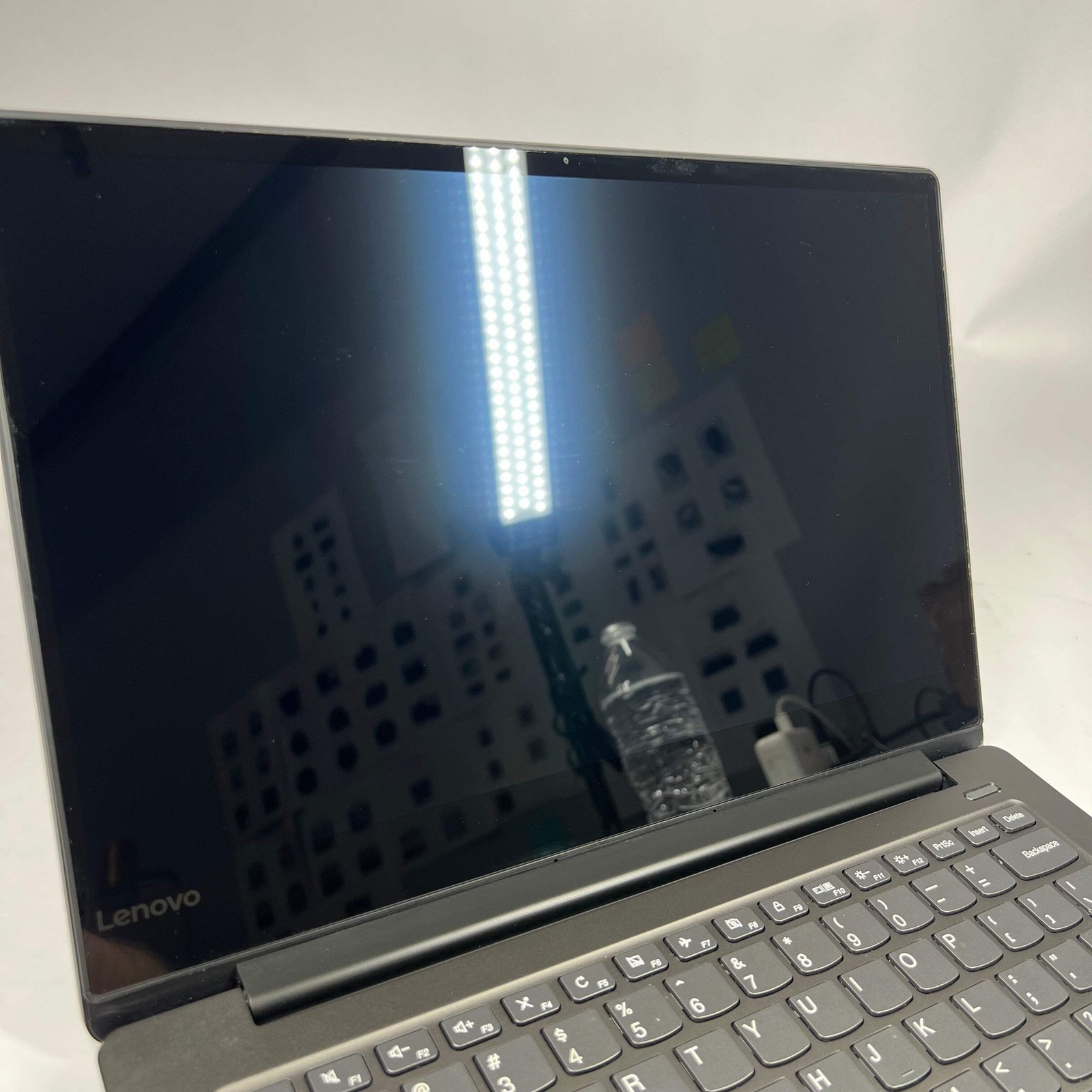 Broken Lenovo IdeaPad 530S 15.6″ i5-8250U 8GB RAM No Battery No SSD