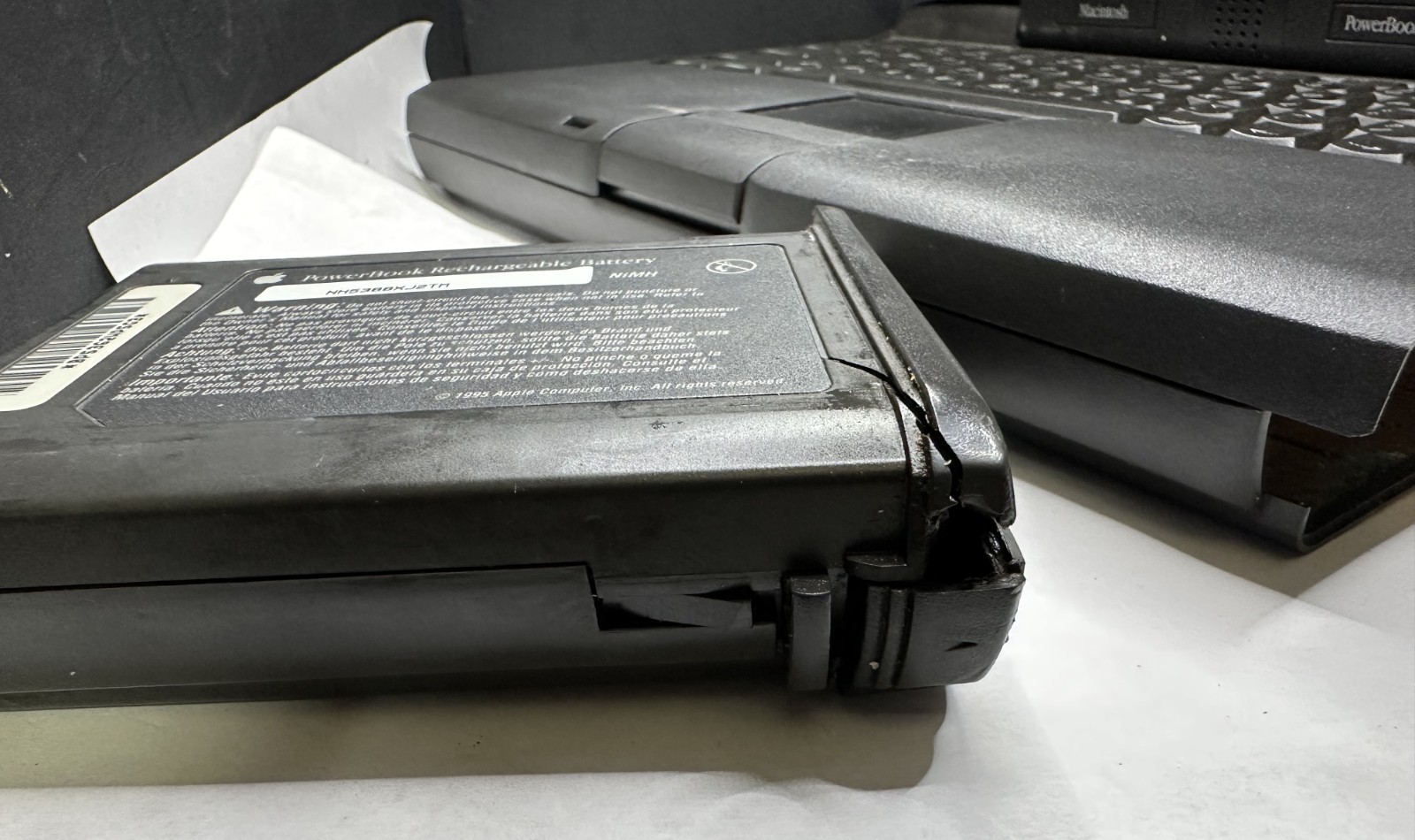 APPLE MACINTOSH POWERBOOK 5300 VINTAGE LAPTOP STRICTLY For Parts or Repair