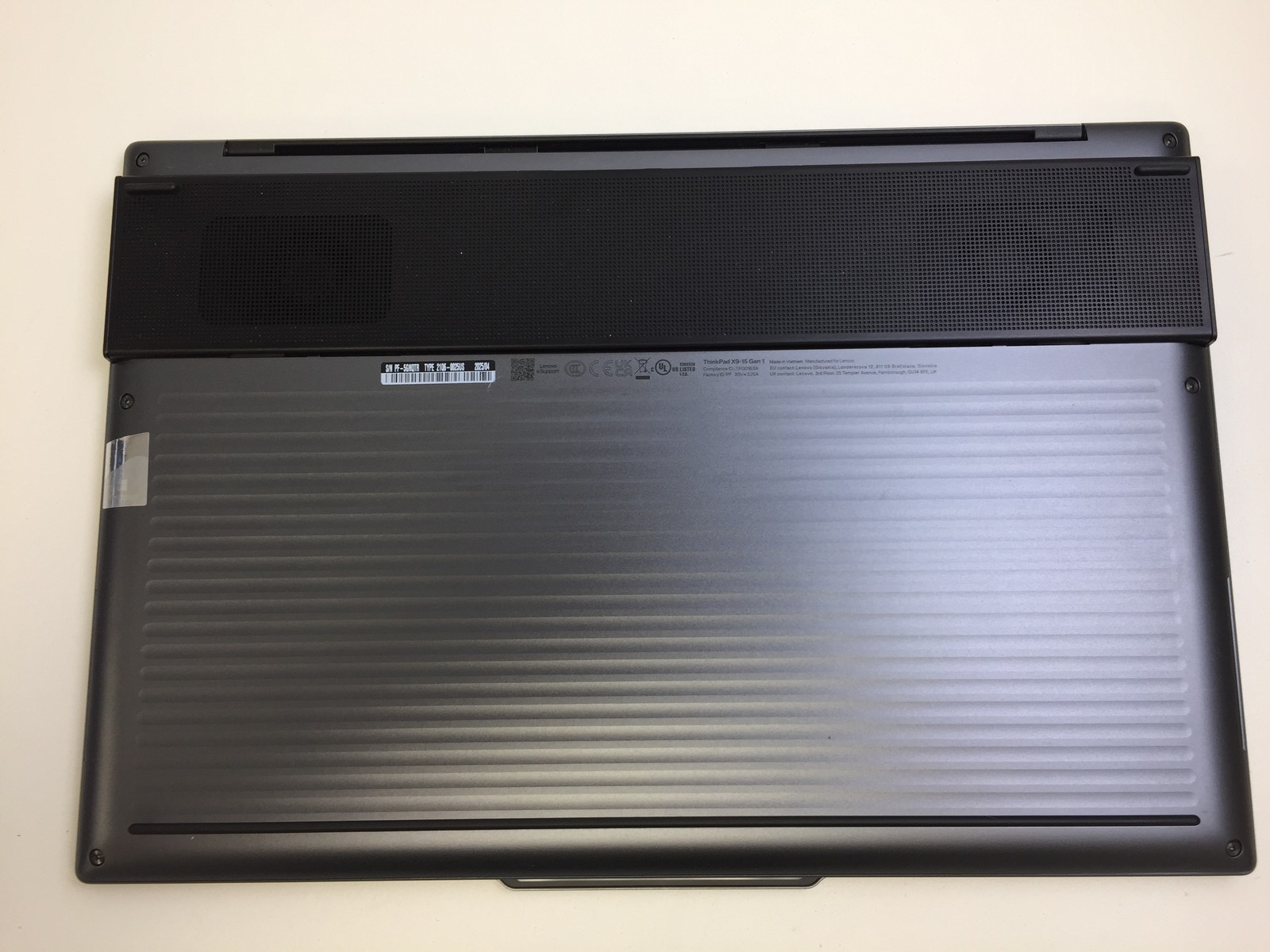 Lenovo ThinkPad X9-15 Gen 121Q60025US – Intel Core Ultra 7, 32 GB RAM, 1TB SSD