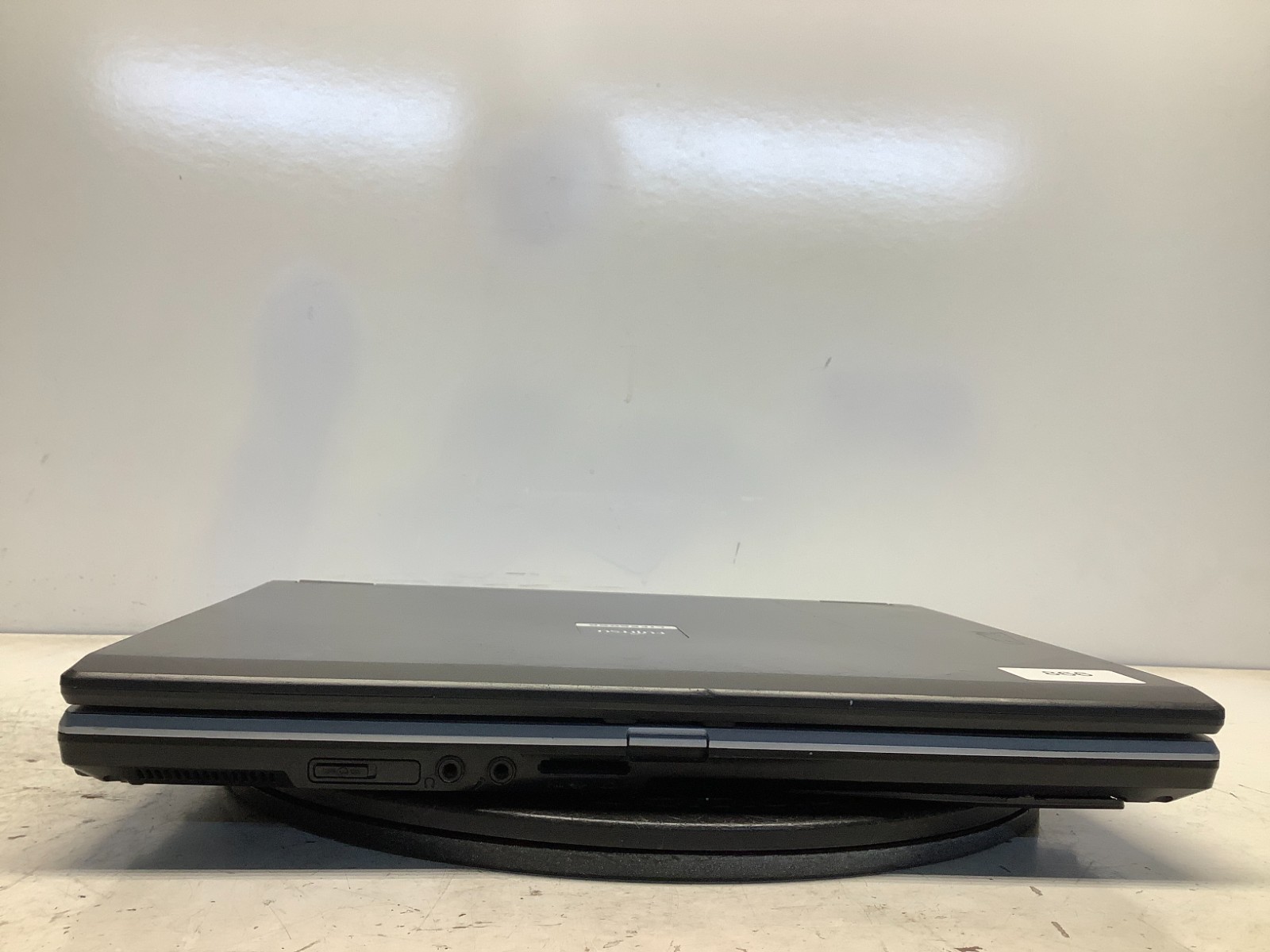Fujitsu LifeBook E8310 Intel Core 2 Duo T7500 2.2GHz 2 GB NO HDD