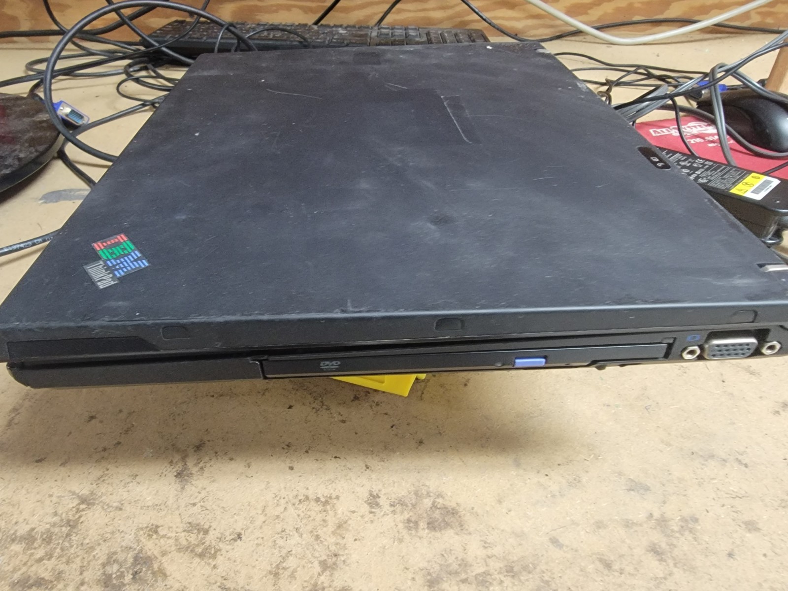 IBM THINKPAD T40 LAPTOP – PARTS ONLY – SEE DESCRIPTION