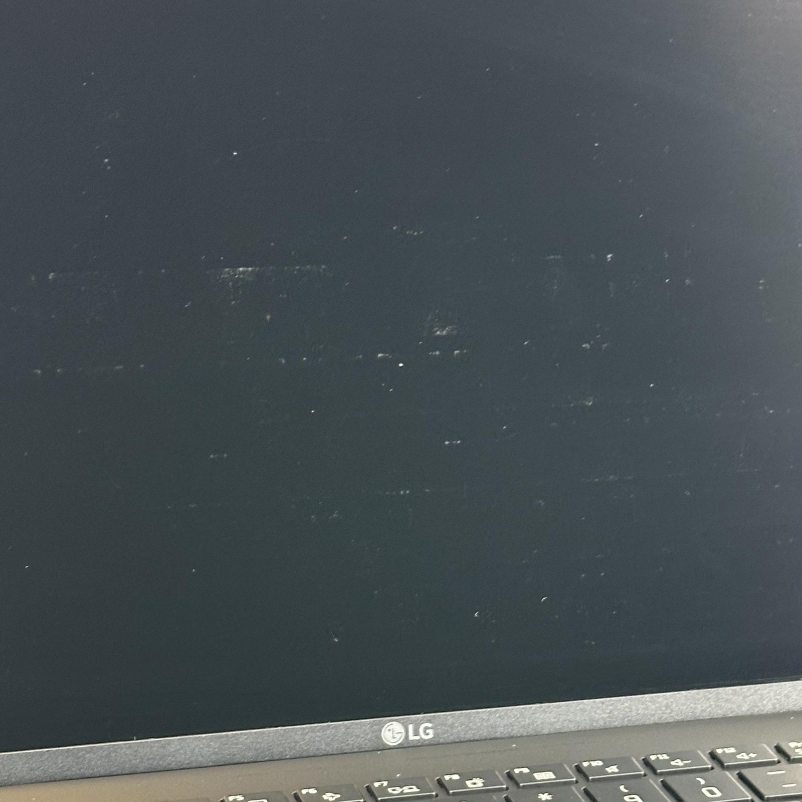 LG Gram 14 Black FHD+ 2.1 GHz i7-1260P 16GB 512GB SSD Good – No Feet