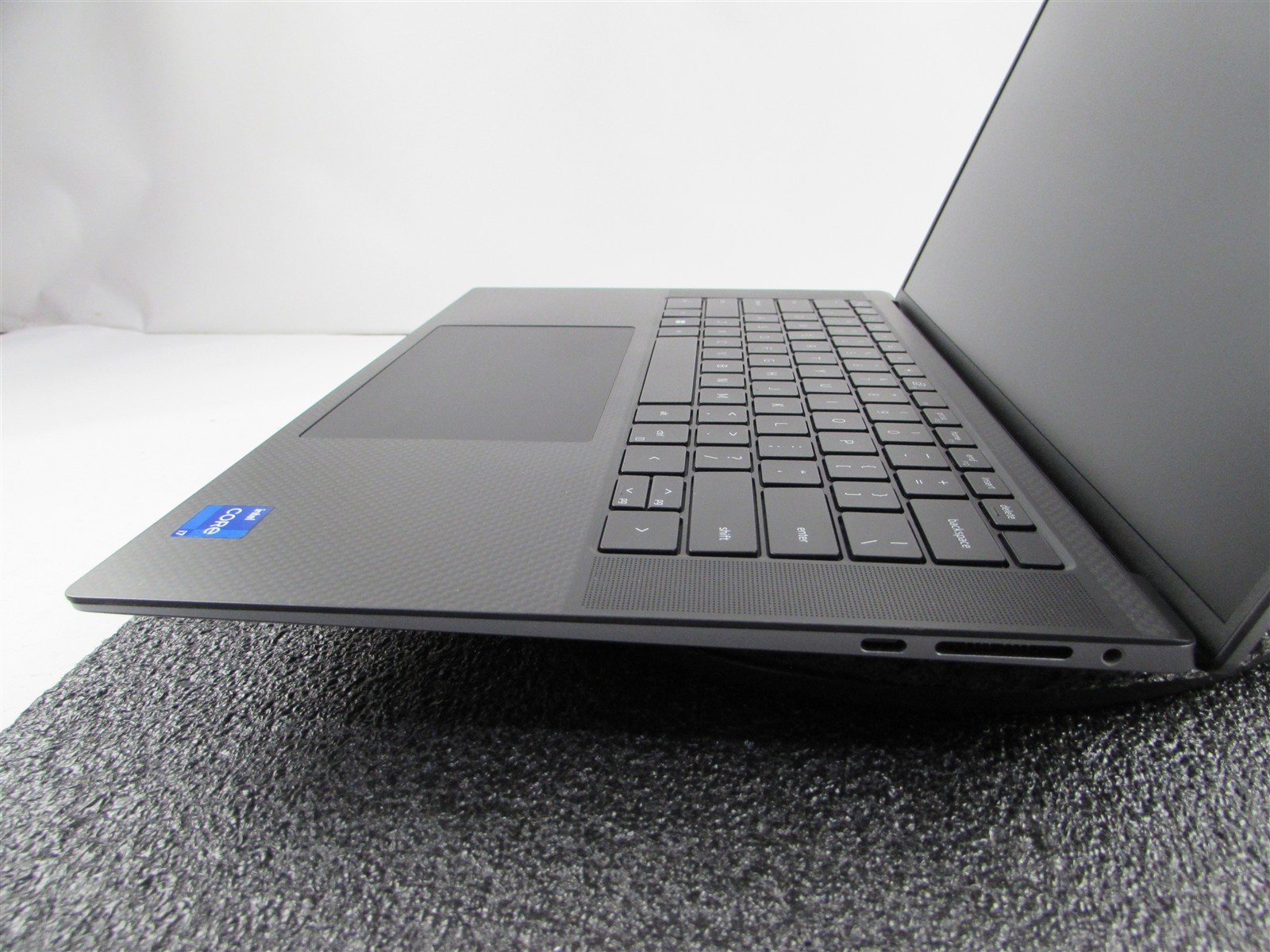 DELL PRECISION 5570 I7-12800H 1TB 32GB RAM NVIDIA RTX A1000 WIN 11 PRO NO BATT