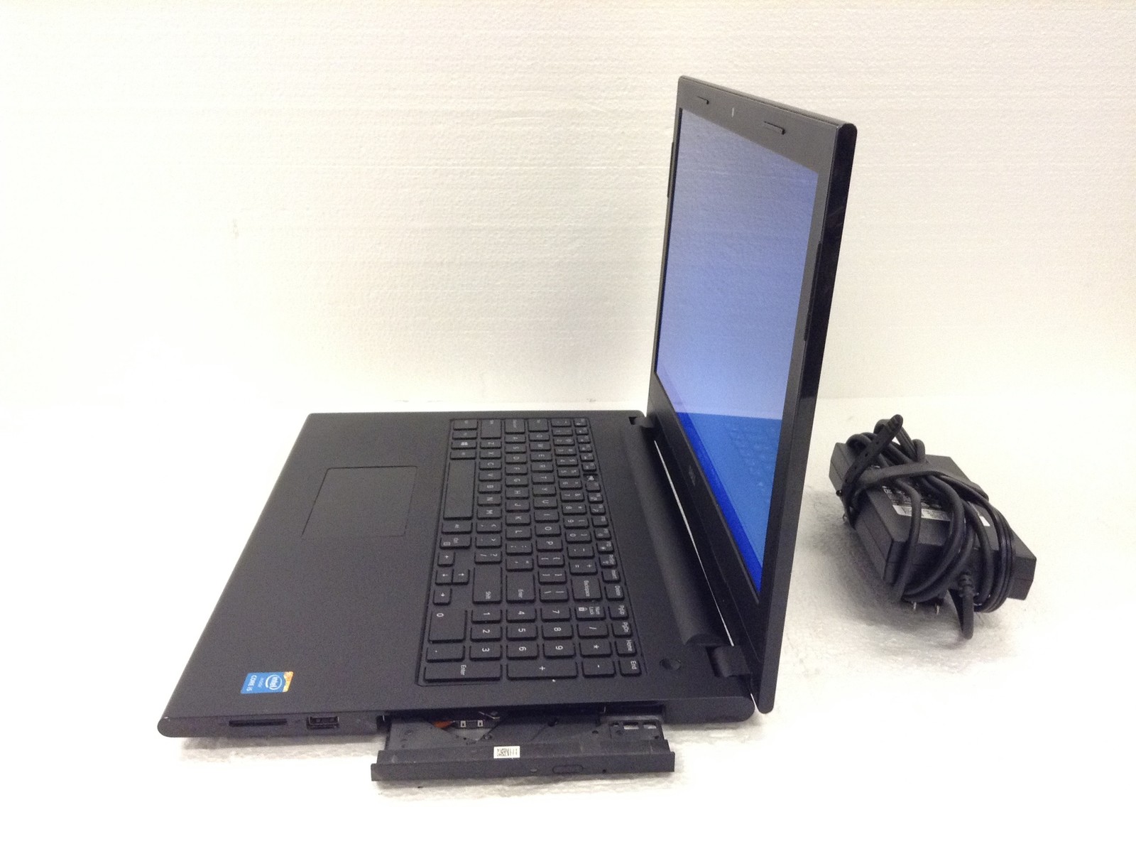 Dell Inspiron 15 3543 Laptop i5-5200U 2.20GHz 8GB RAM 1TB HDD DVD-RW WiFi Webcam
