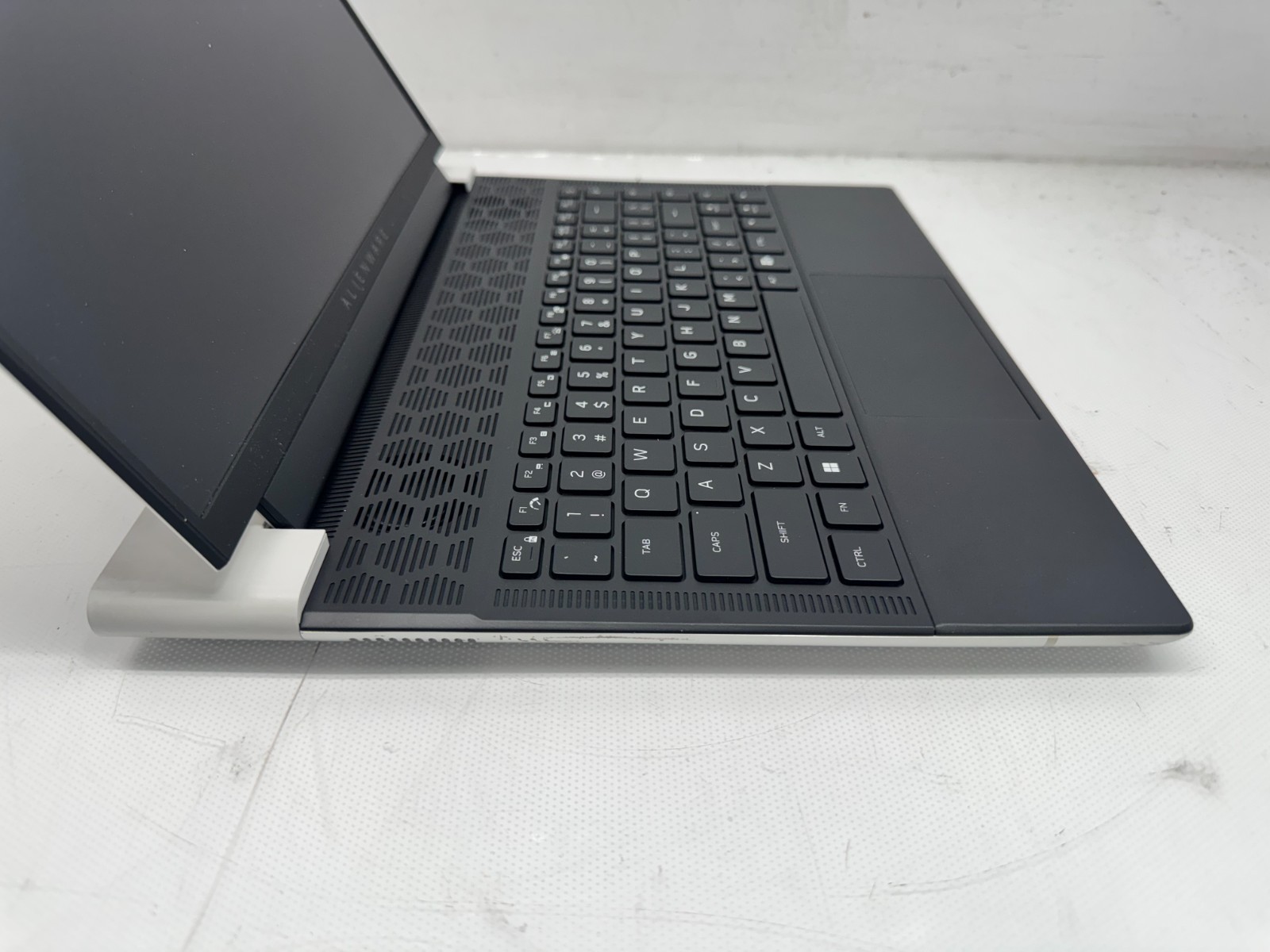 Dell Alienware X14 R2 14″ Intel Core i7-13620H@2.4GHz 32GB 512GB RTX 4060 *READ*