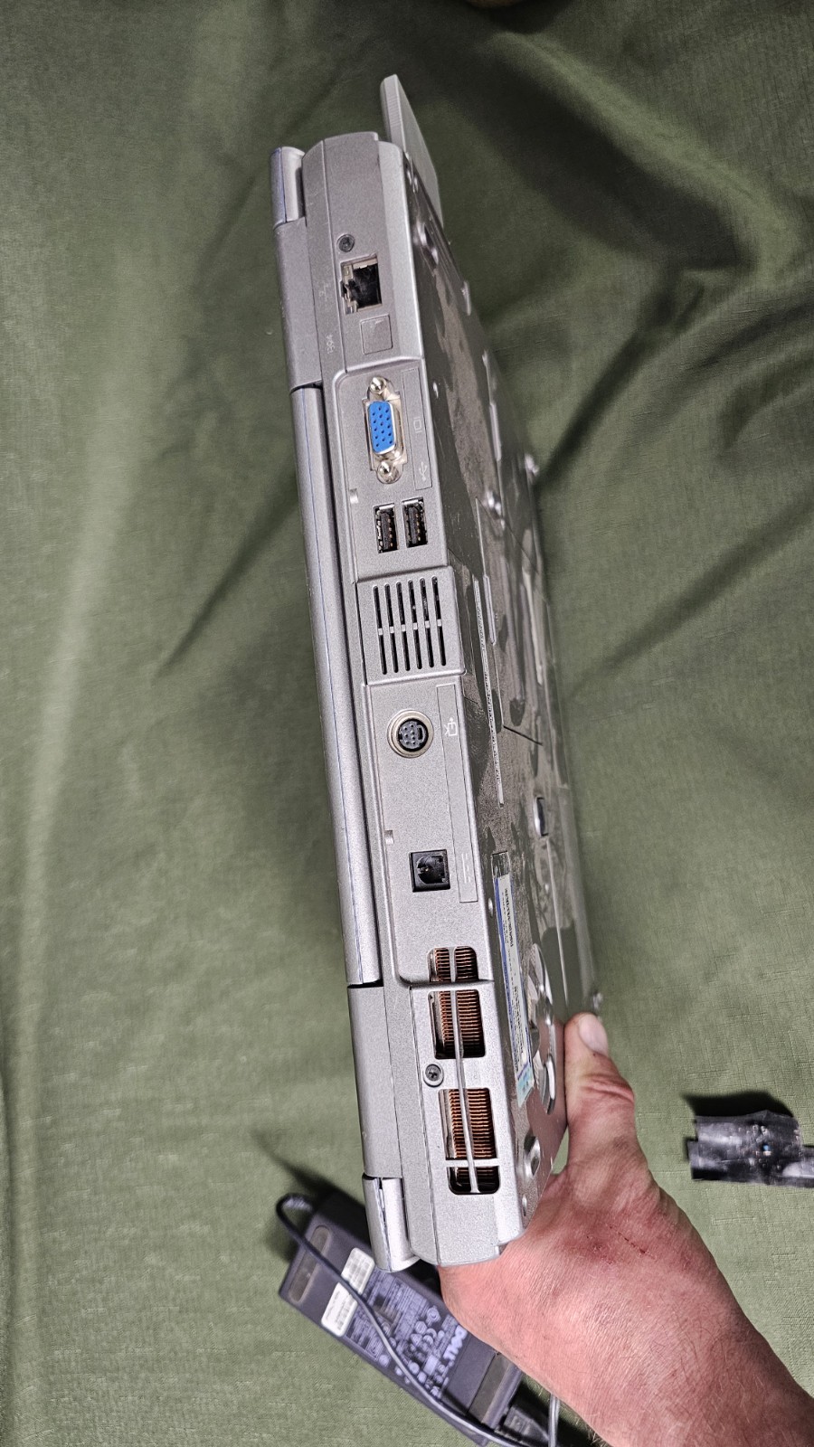 (2) DELL Inspiron 1100 Laptops 1 good battery, no hard drive, both work lot of 2
