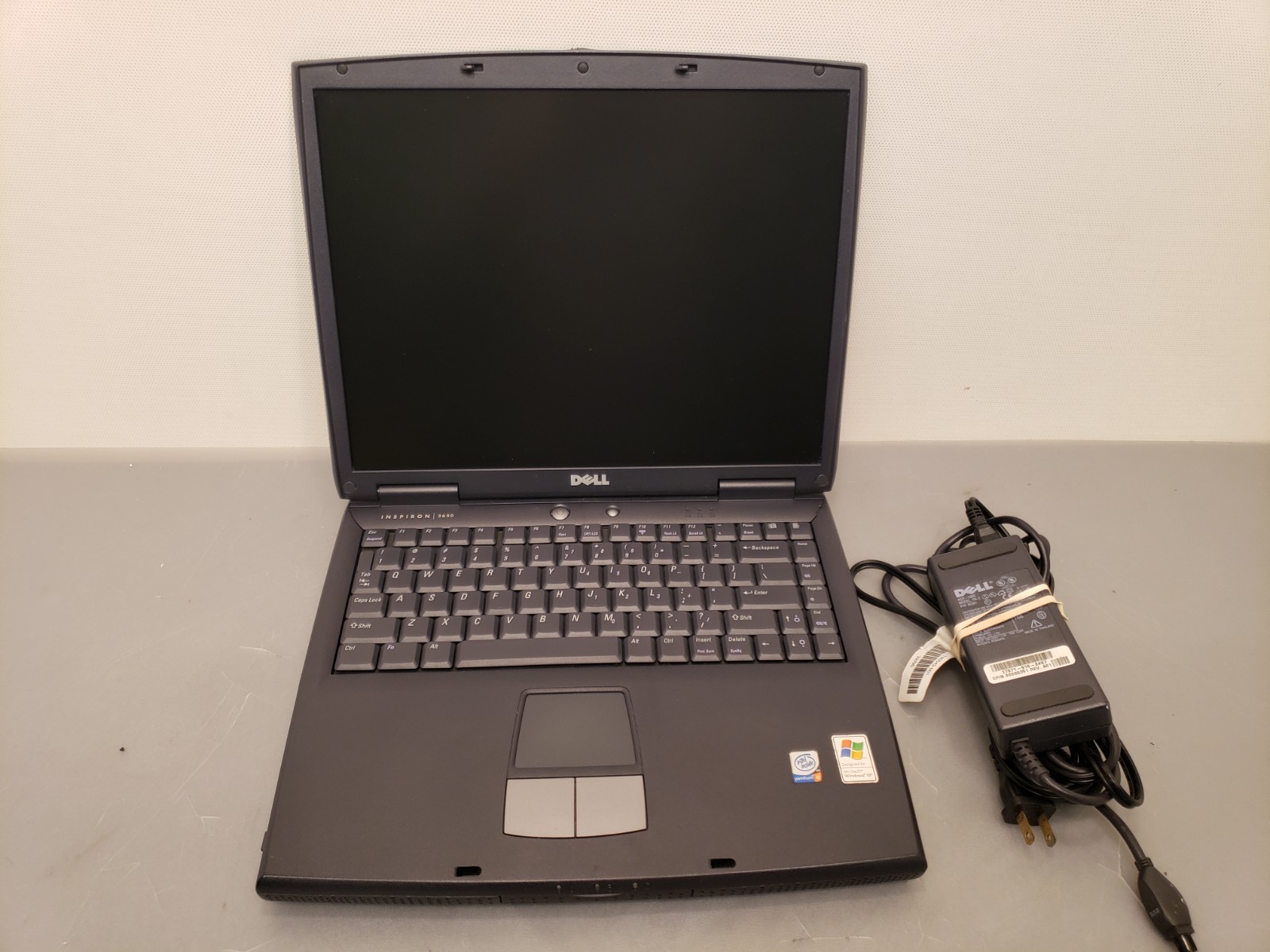 Vintage Dell Inspiron 2650 Intel Pentium 4 256MB 100GB Windows XP Laptop 15″