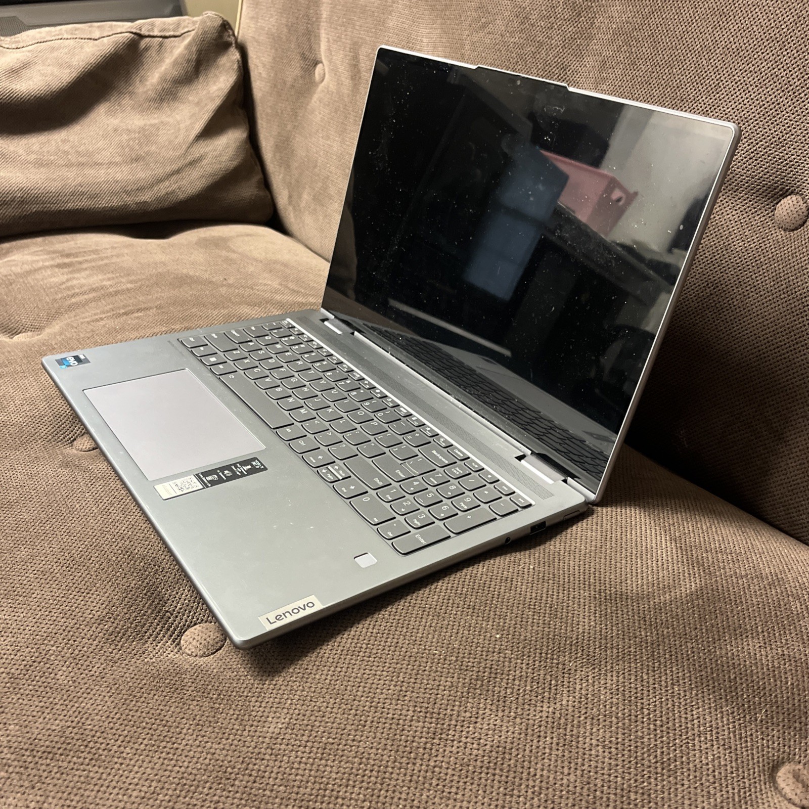 Lenovo Yoga 7i 16IAP7 16″ touch , Intel Core i7, Unknown Specs