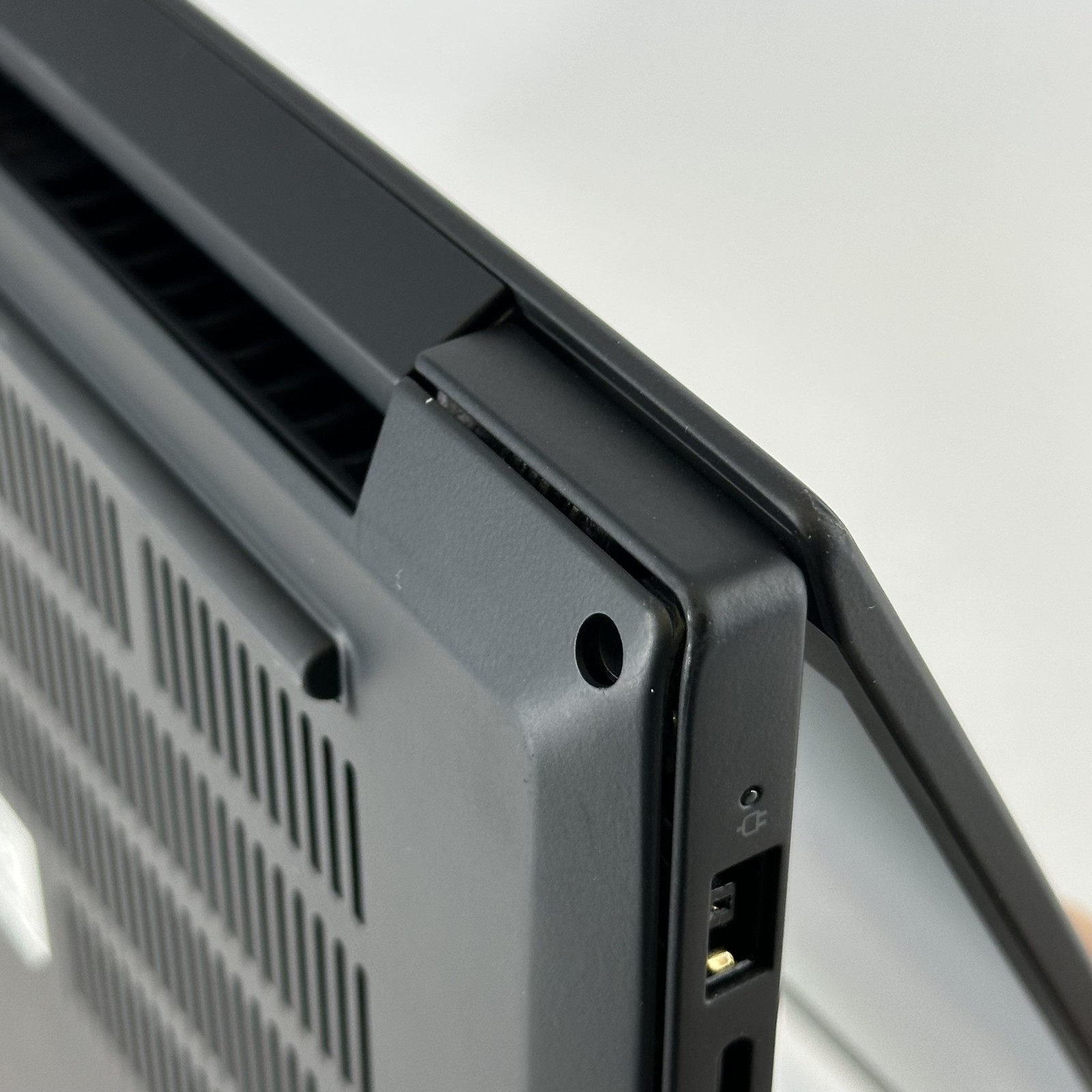 Lenovo ThinkPad P1 Gen 6 16 UHD+ TOUCH i9-13900H 64GB 1TB RTX 2000 Ada FRAME GAP
