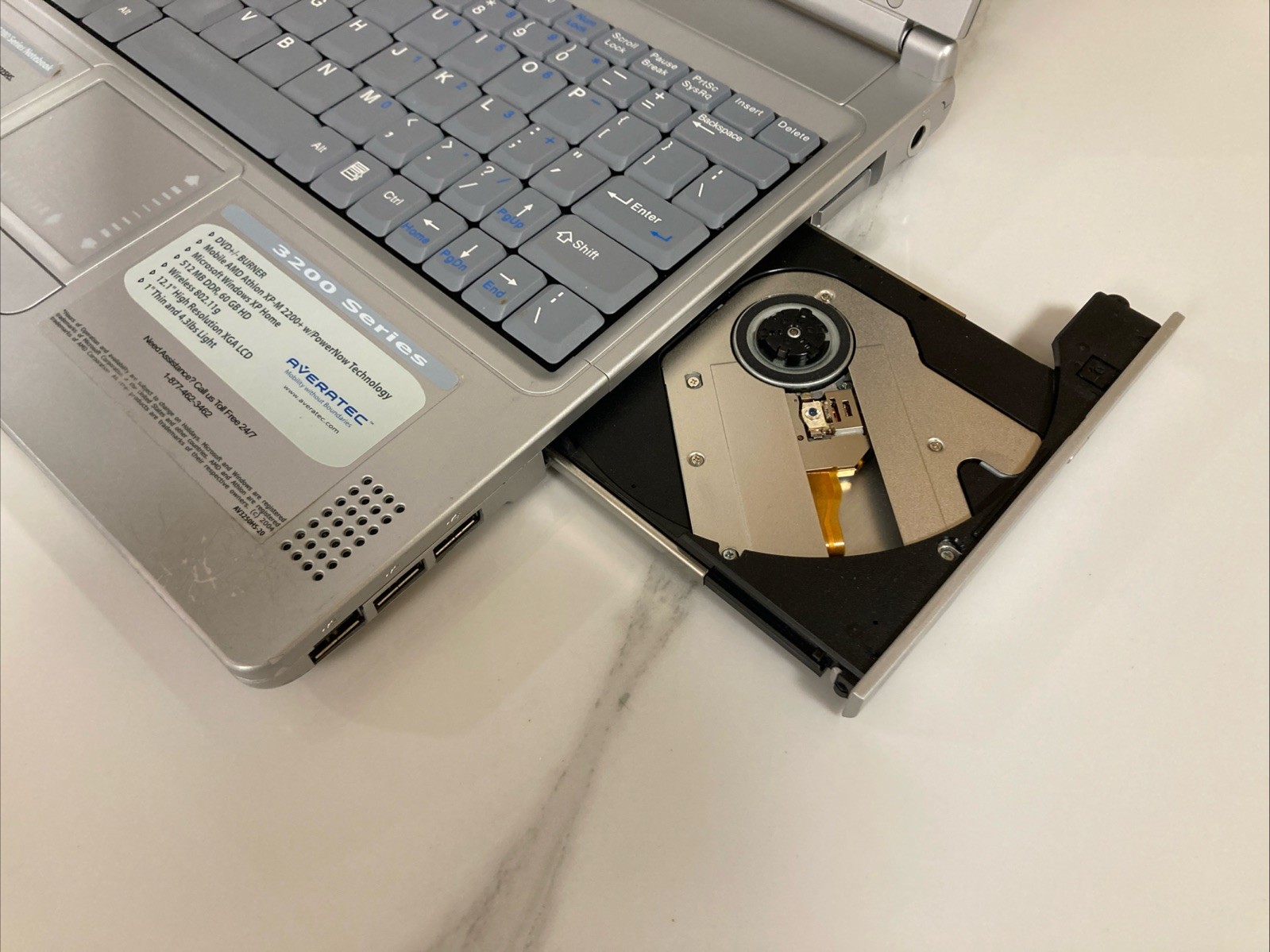 💻 Averatec 3200 💾 AMD Athlon XP-M 2000+ 512MB RAM🔋Turns On | No HDD | Vintage