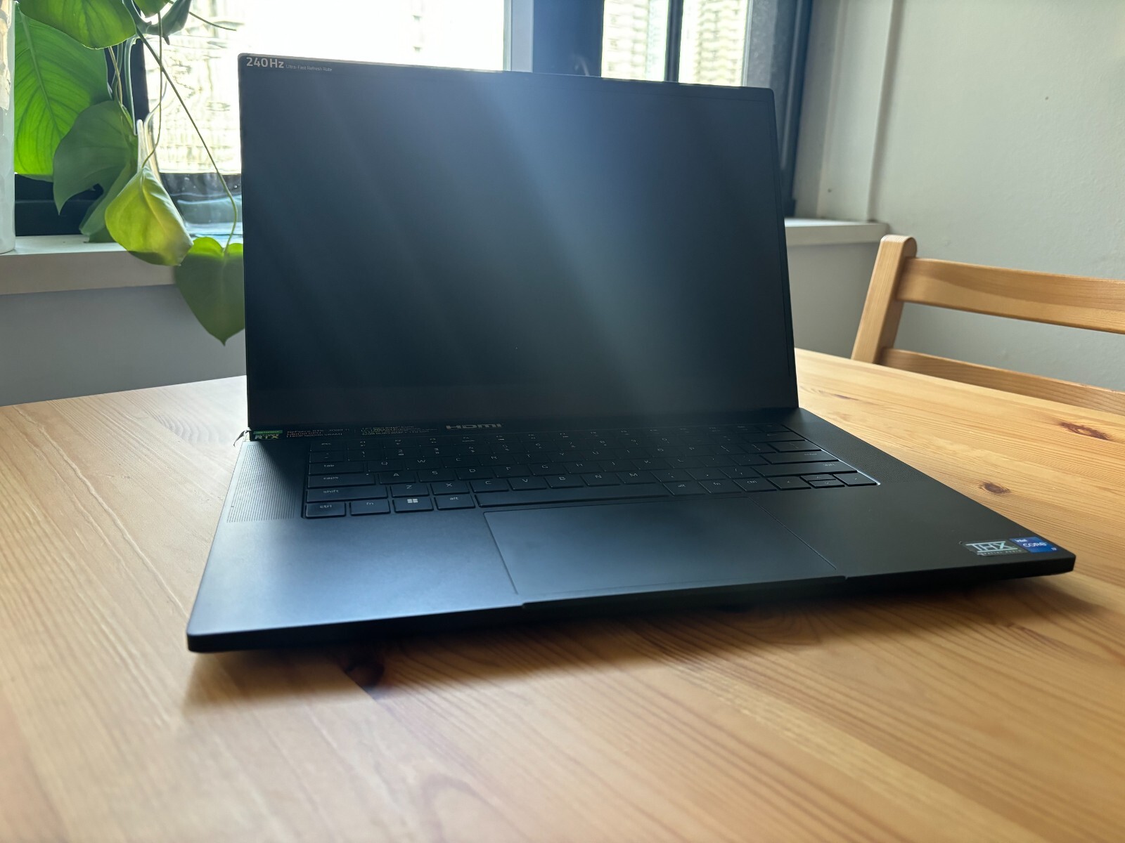 Razer Blade 15.6″ QHD (1TB SSD, Intel Core i7 12th Gen, 4.80 GHz, 32GB, GeForce)